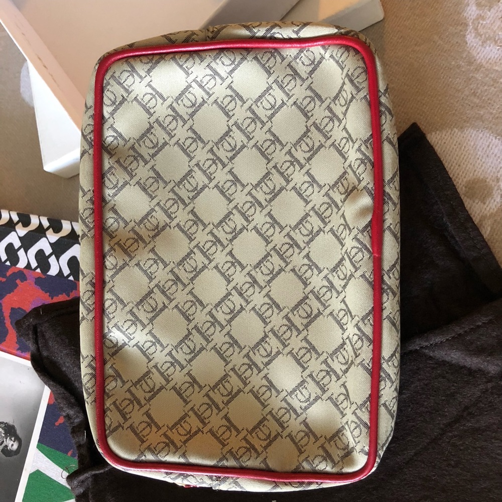 Carolina Herrera tan logo zip w/red leather piping makeup (or whatever!) pouch!